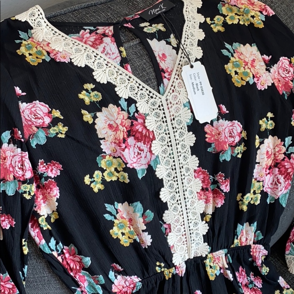 Papillon Lace Floral Print Romper - NWT - Picture 3 of 8